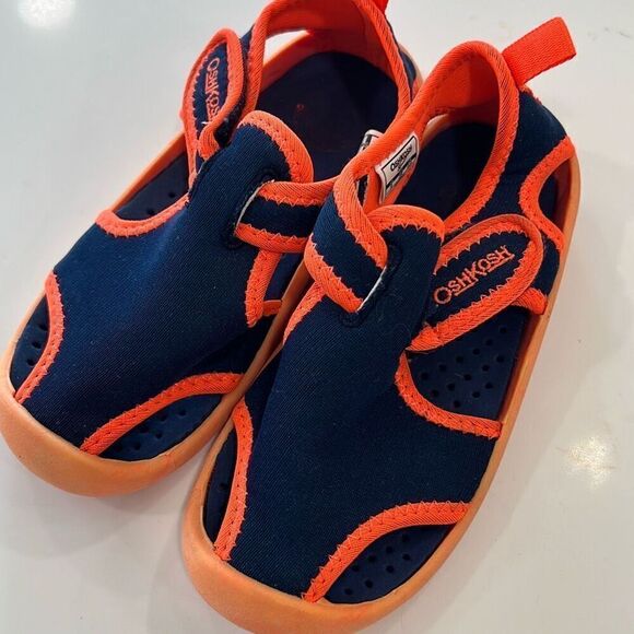 Oshkosh size  toddler 9 navy/ orange water shoes - Picture 5 of 5